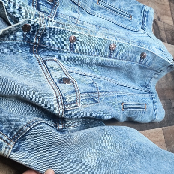 Vintage Levi's Made In The USA Acid Wash Denim Trucker  Jacket Sz Med Women - Picture 7 of 17